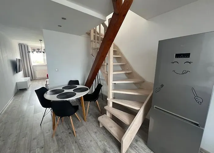 Attic Close To The Beach And City Center